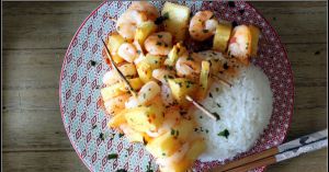 Recette Autour d'un ingrédient #112 , l'ananas , brochettes d'ananas aux crevettes à l'aigre douce