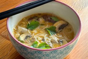 Recette Soupe curry-coco aux champignons