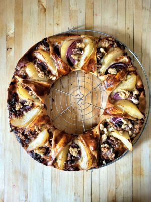 Recette Couronne d’apéro d’automne aux poires, roquefort et noix