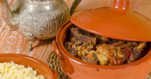 Recette Tajine mrouzia à l'agneau, plat traditionnel Aïd (Maroc, Pakistan, Tunisie)