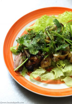 Recette Salade Thaïe aux cuisses de poulet grillé ? Kaï Ping