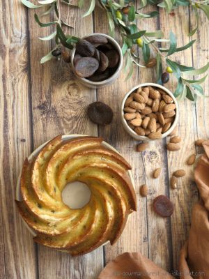 Recette Cake à la farine de maïs abricot amande amère