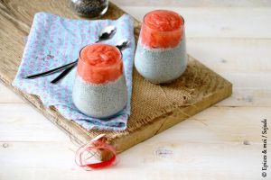 Recette Chia pudding soja myrtilles et compotée de rhubarbe