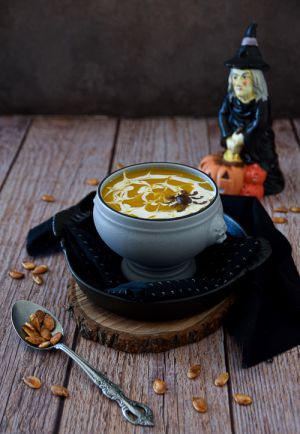 Recette Velouté au potimarron grimé pour Halloween