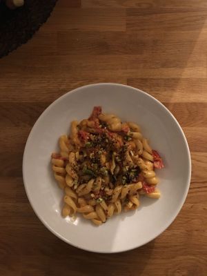 Recette Fusilli, tomates crémées et pistaches