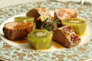 Recette Filet Mignon de Porc aux Kiwis Confit à l’Ail et au Thym