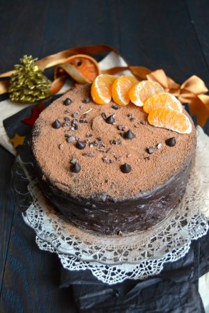 Recette Layer cake au chocolat corsé, orange, épices et kaki (vegan&sans gluten)