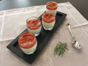 Recette Panna cotta au chèvre, romarin et tomate