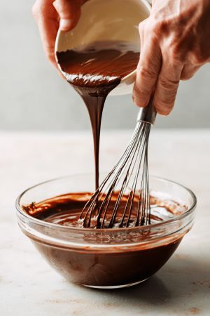Recette Silky Chocolate Ganache Frosting: 3 Simple Steps to Bliss