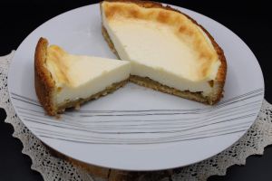 Recette Käserkuchen à la compote de rhubarbe ou tarte au fromage blanc à la compote de rhubarbe