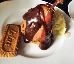 Recette Poires pochées au chocolat et spéculoos