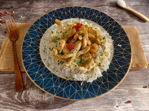 Recette Poulet aux épices sur son lit de riz