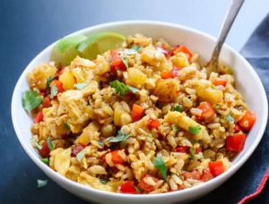 Recette Recette parfaite de riz frit thaïlandais à l'ananas!