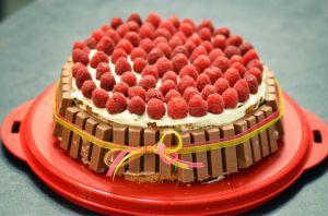 Recette Gâteau d'anniversaire framboises / KitKat