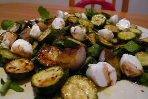 Recette Courgettes marinées en salade, bruschetta au pesto - vegan - sans gluten