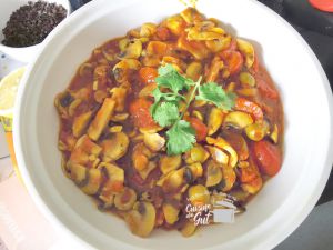 Recette Poêlée de champignons, tomates et olives, un peu comme des champignons à la Grecque