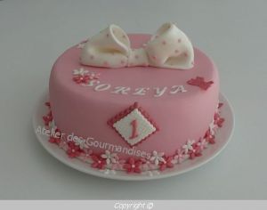 Recette Gâteau rose pour Soreya, deco en pâte à sucre