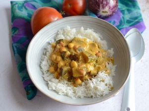 Recette Curry d'aubergine, tomates et pois chiches