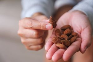 Recette What Happens to Your Body When You Eat Almonds Regularly