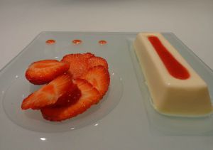 Recette Panna Cotta au chocolat blanc et son coulis de fraises