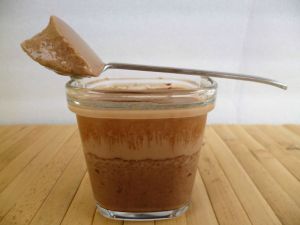 Recette Yaourts maison allégés au sirop de chocolat (sans sucre)