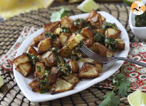 Recette Pommes de terre au four et leur sauce chimichurri, l'accompagnement parfait pour le barbecue!