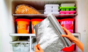 Recette Simple morceau d’aluminium dans le congélateur et les résultats surprennent tout le monde