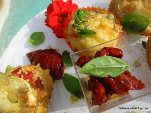 Recette Mini-muffins aux poivrons/tomates séchées/chèvre et au basilic