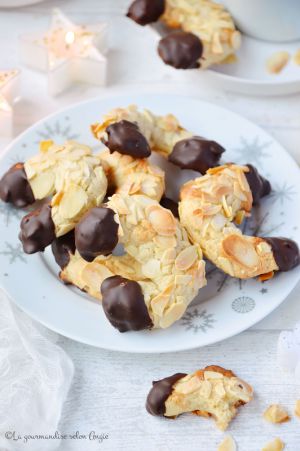 Recette Croissants {pâte d'amande, amandes & chocolat} #vegan #Noël