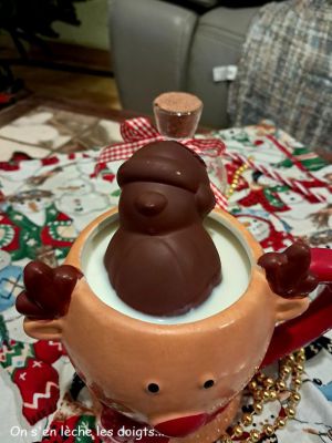 Recette Chocolat chaud au Père-Noël en chocolat , une boisson chaude pour le calendrier de l'avent gourmand 2024