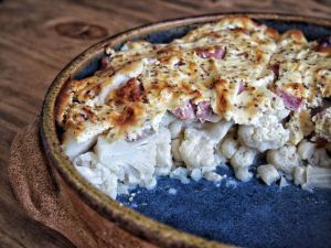 Recette Gratin de chou-fleur à la saucisse de Morteau, mascarpone et moutarde