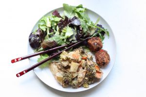 Recette Boulettes de riz et légumes rôtis, sauce sésame & gingembre [vegan]