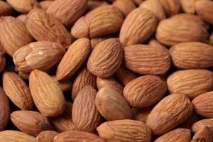 Recette Raw vs. Roasted Almonds: Which Is Better for Vitamin E and Absorbing Key Nutrients?