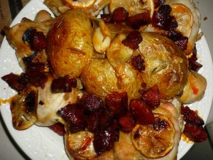Recette Hauts de cuisse de poulet roti, pommes de terre, herbes aromatiques, au chorizo