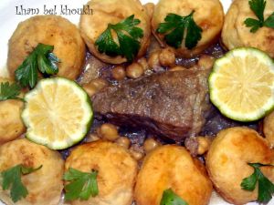 Recette Lham bel khoukh ou croquettes de pommes de terre farcis en sauce