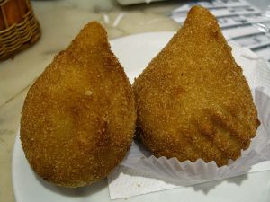 Recette Coxinha (croquettes panées) au poulet et aux pommes de terre (Brésil)