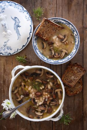 Recette Soupe de champignons et de haricots blancs comme en Toscane