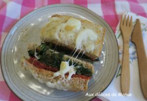 Recette Croque monsieur aux épinards à la cancoillotte, tomate et mozzarella