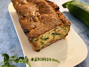 Recette Cake aux courgettes, gorgonzola et jambon