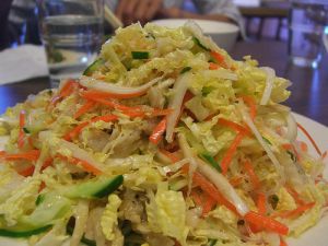 Recette Salade de chou, christophine ou concombre,carotte épicée - vegane (République Dominicaine)