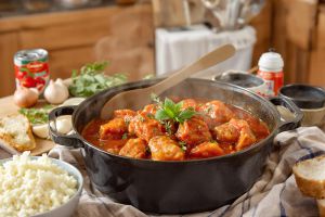 Recette Elle mijote son porc à la tomate… et tout le monde lui demande sa recette (ultra simple)