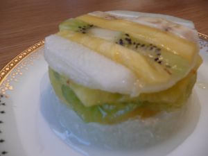 Recette Salade de fruits en millefeuille sur granité de citron vert et menthe : De toute façon il vaincra