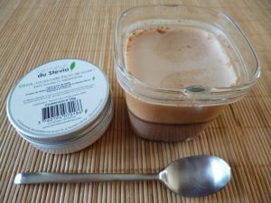 Recette Yaourts maison diététiques à l'extrait de stévia et au Nutrichoco (sans sucre)