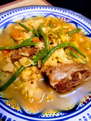 Recette Bouillon de plat de côte et légumes variés, parfumé au curry