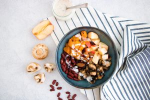 Recette Salade automnale aux légumes rôtis et haricots rouges (vegan)