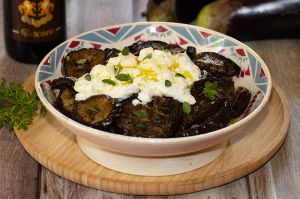 Recette Aubergines confites au vinaigre balsamique et burrata