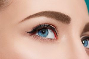 Recette L’huile de ricin pour les cils et les sourcils