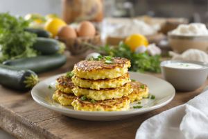 Recette Incroyable mais vrai : ces beignets de courgette se font en 10 min à la poêle !