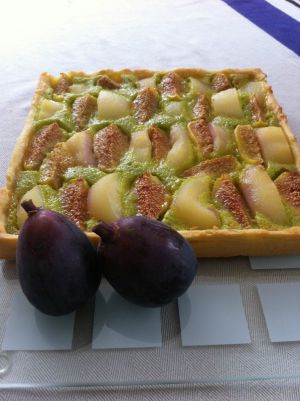 Recette Tarte figues et poires et crème de pistache