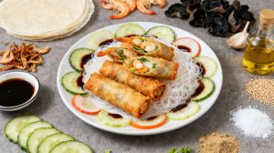 Recette Rouleaux de Printemps Frits aux Crevettes et Légumes : recette Vietnamienne Authentique